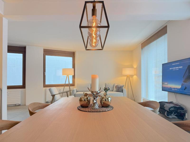 downtown Sankt Moritz luxury apartment with lake view - image 8