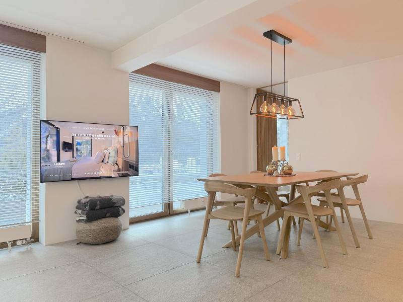 downtown Sankt Moritz luxury apartment with lake view - image 13