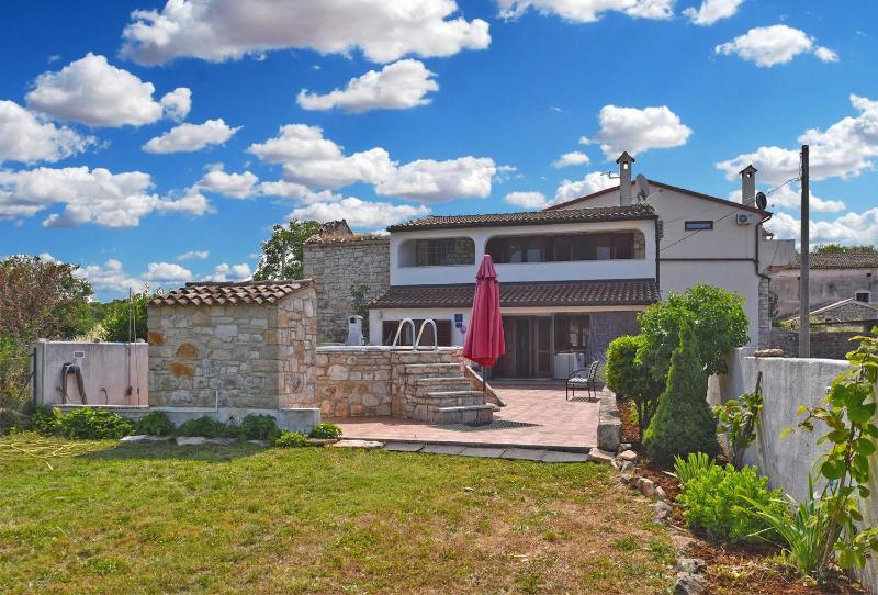Charming home with pool in Barbariga - image 14