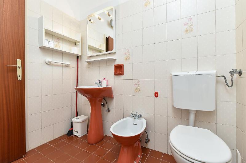 Comfortable stay in Faana with outdoor space - image 21
