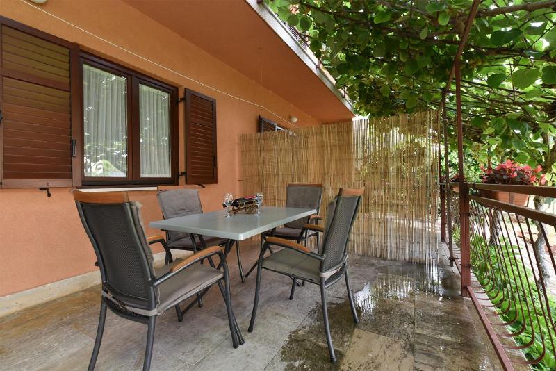 Relaxing apartment with outdoor space in Faana - image 18