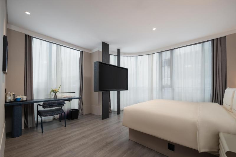 Atour Light Hotel Wuhan Railway Station West Square - image 2