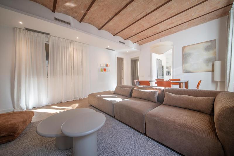 You Stylish Uptown Barcelona Apartments - image 16