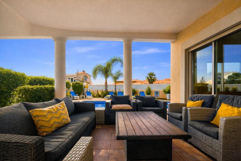 Sunshine - Private Pool - 8 Guests - Albufeira - image 1