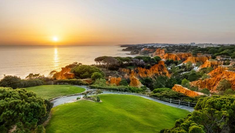 Pine Cliffs Gardens - image 34