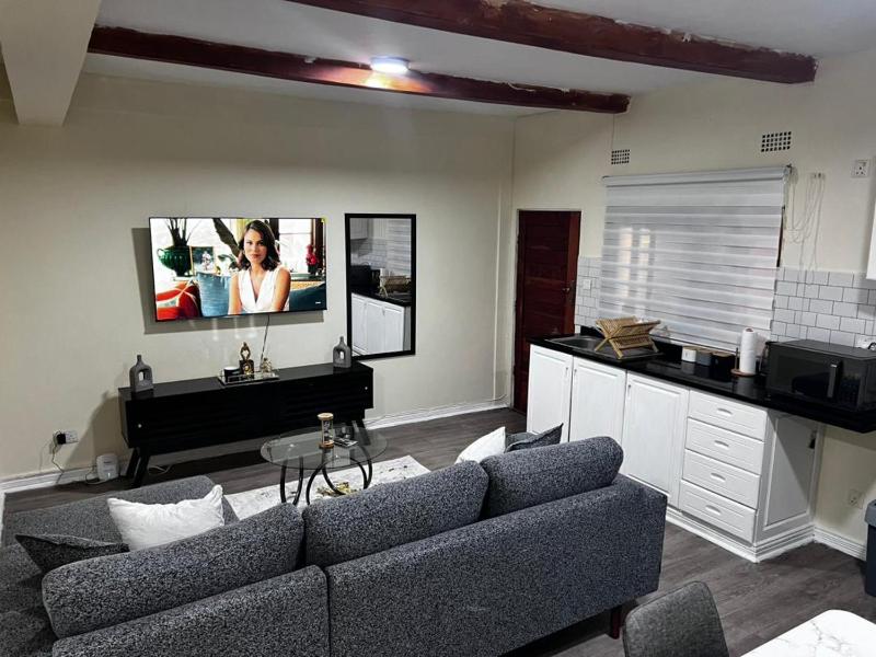 24B Louieville apartment - image 15