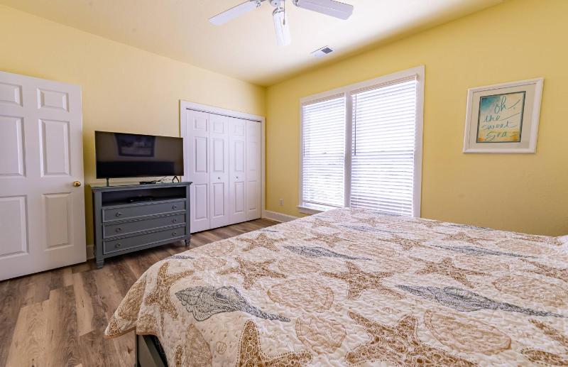 All is Well by the Sea - Oceanfront Pool Hot Tub Rec Room EV Charger Walk to Nags Head Pier - image 6