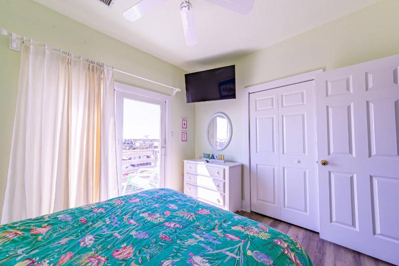 All is Well by the Sea - Oceanfront Pool Hot Tub Rec Room EV Charger Walk to Nags Head Pier - image 29