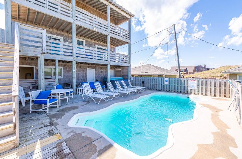 All is Well by the Sea - Oceanfront Pool Hot Tub Rec Room EV Charger Walk to Nags Head Pier - image 23