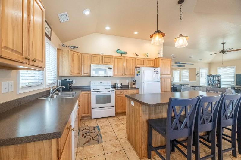 Shorenuff - Nags Head MP 11 Ocean View Beach 200 Yds Pool Hot Tub Pool Table YR Flex Stays - image 14