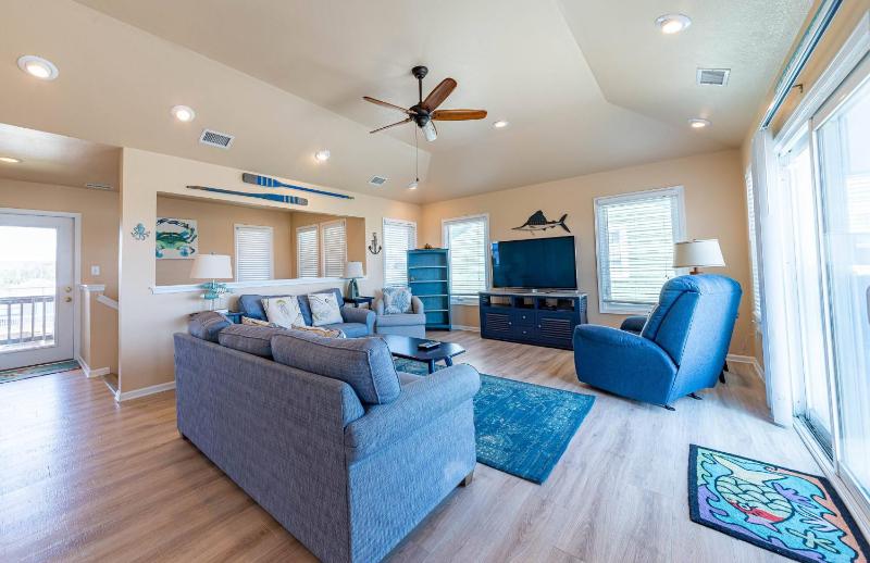 Shorenuff - Nags Head MP 11 Ocean View Beach 200 Yds Pool Hot Tub Pool Table YR Flex Stays - image 5