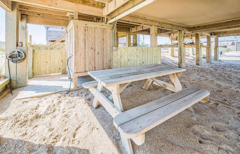 Deja Blue - KDH MP 6 Oceanfront Hot Tub Pets OK Fenced-in Dog Area Corn Hole - image 8