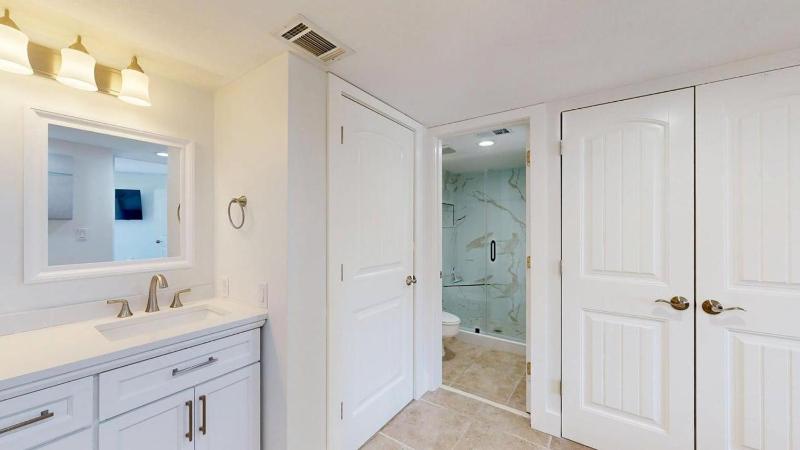 2513 Villamare - image 38
