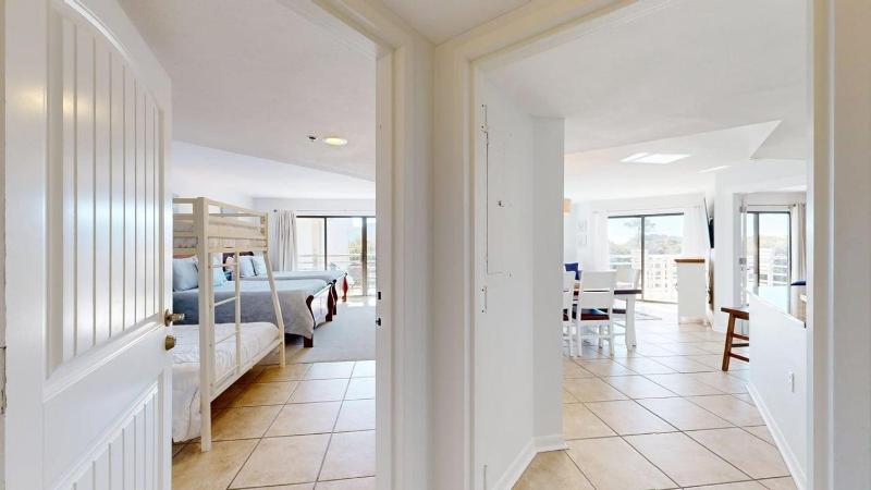 2513 Villamare - image 18
