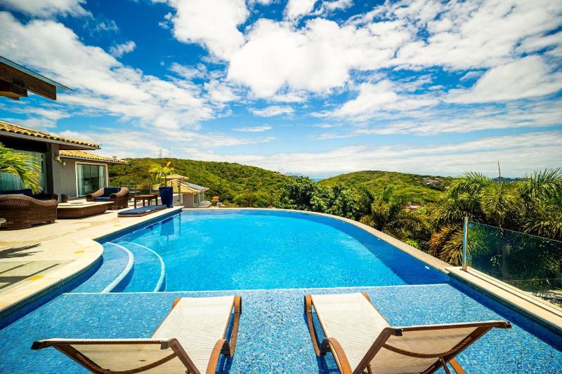 House with panoramic view and private pool! - image 8