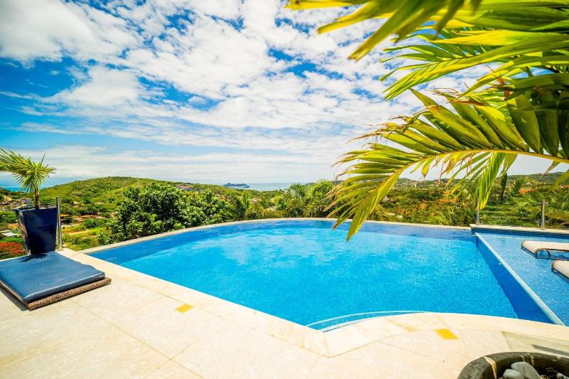 House with panoramic view and private pool! - image 40
