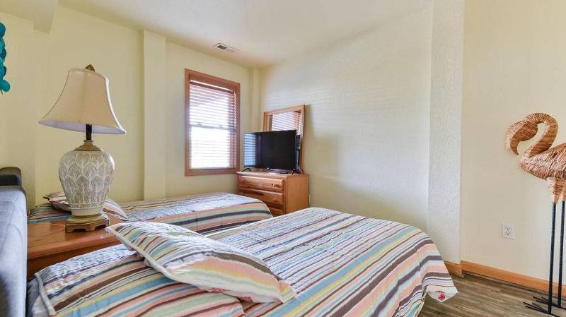 Lazy Pelican - Nags Head MP 11.5 23 Yds to Beach Ocean View Pool Hot Tub Pets OK Flex Stays - image 26