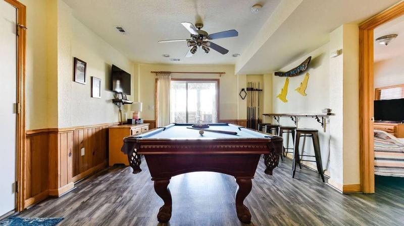 Lazy Pelican - Nags Head MP 11.5 23 Yds to Beach Ocean View Pool Hot Tub Pets OK Flex Stays - image 4