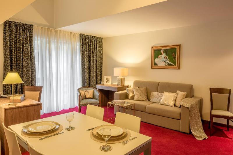 Executive Suite image 4