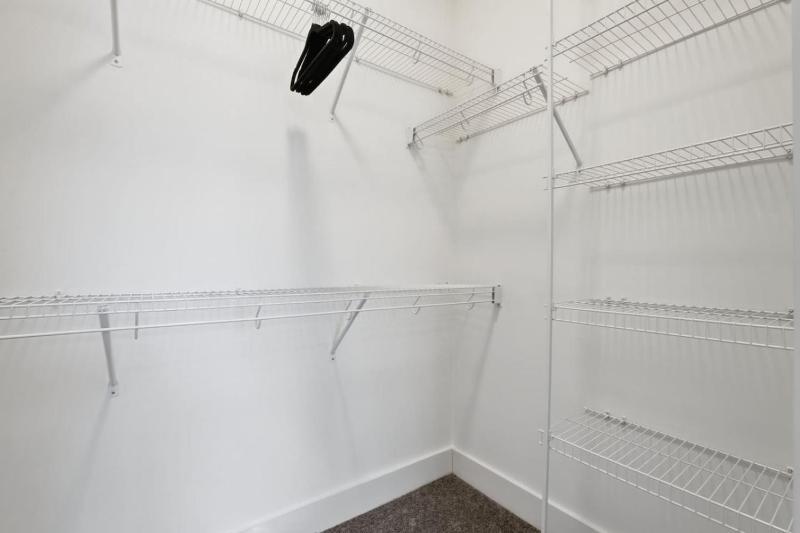 Urban Escape | Free Parking Pool Gym - image 22