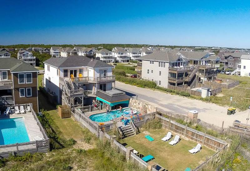 Joshua's Tiki Hut - Nags Head MP 11 Oceanfront Elevator Pool Swim-Up Tiki Bar Hot Tub Pets OK - image 8