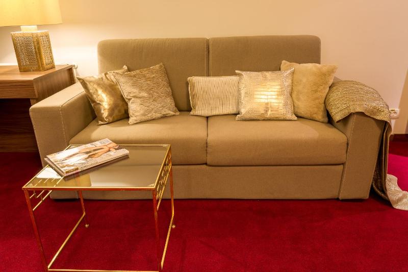 Executive Suite image 2