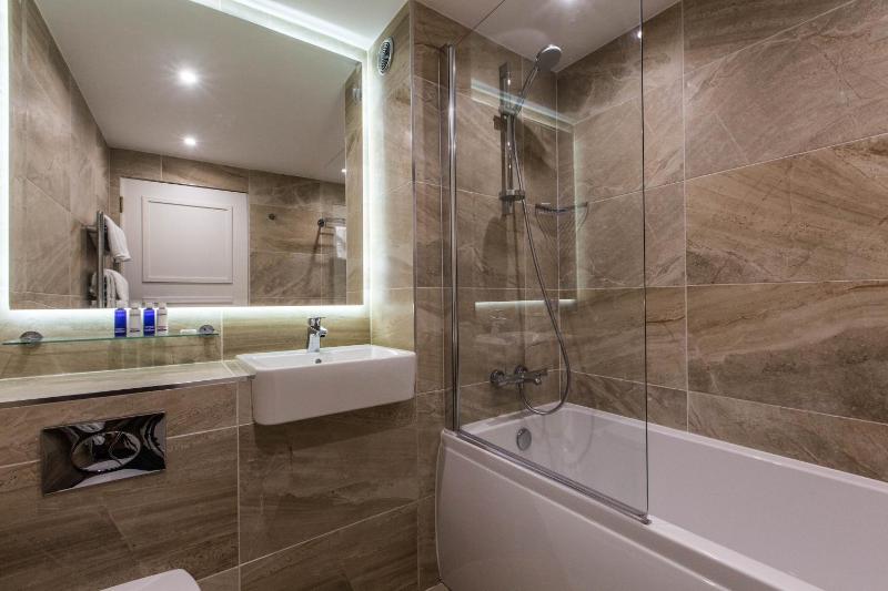 Executive Double Room with Two Double Beds image 3