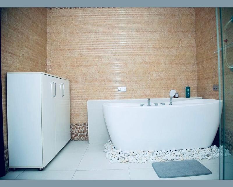 Luxury One Bedroom Apartment - image 12