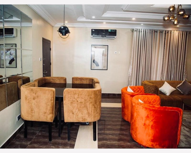 Luxury One Bedroom Apartment - image 4