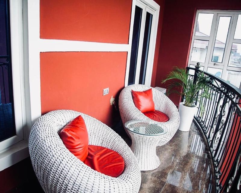 Luxury One Bedroom Apartment - image 13