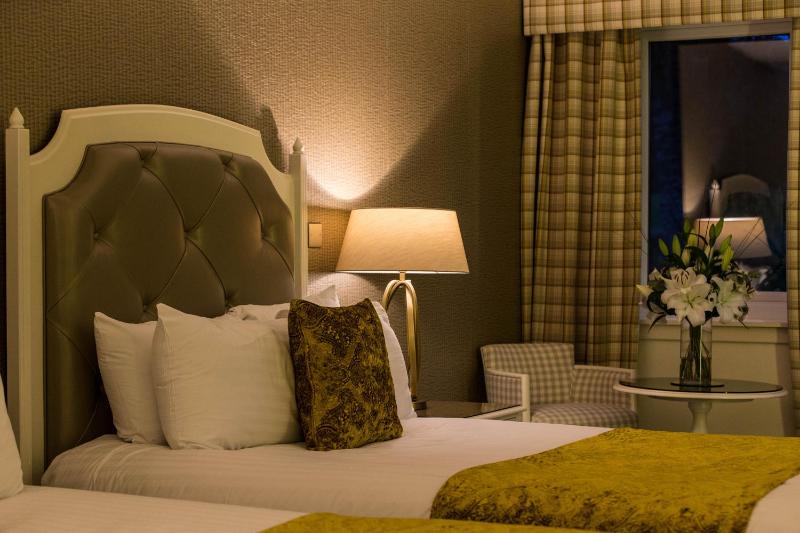 Standard Double Room with Two Double Beds image 3