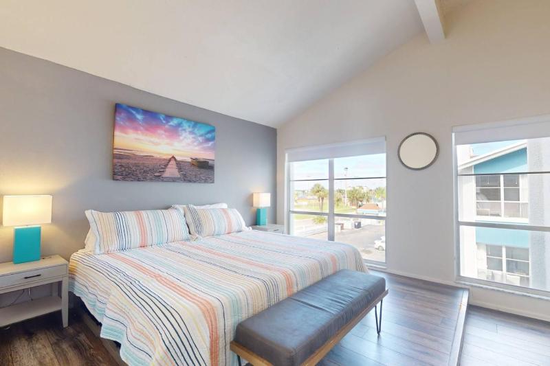 171-E - Madeira Beach Yacht Club - image 15