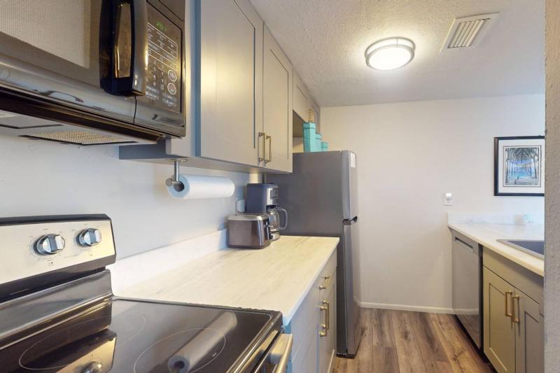 171-E - Madeira Beach Yacht Club - image 25