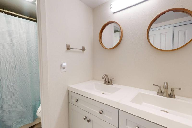 171-E - Madeira Beach Yacht Club - image 38