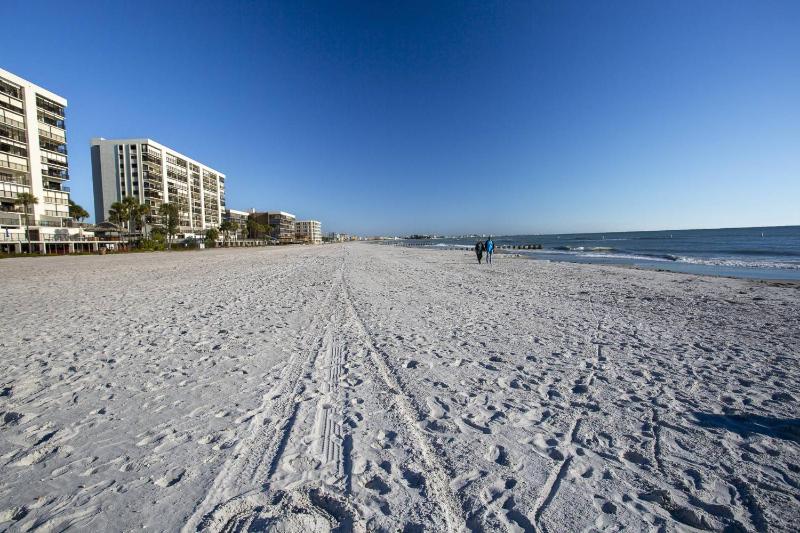 171-E - Madeira Beach Yacht Club - image 18