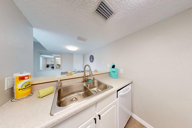 169-F - Madeira Beach Yacht Club - image 12