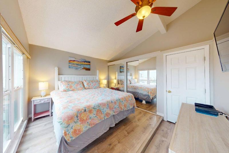 169-F - Madeira Beach Yacht Club - image 21