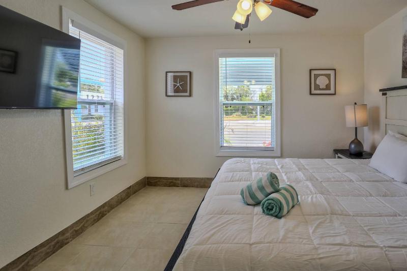 1 - Silver Sands - Bayside - image 11