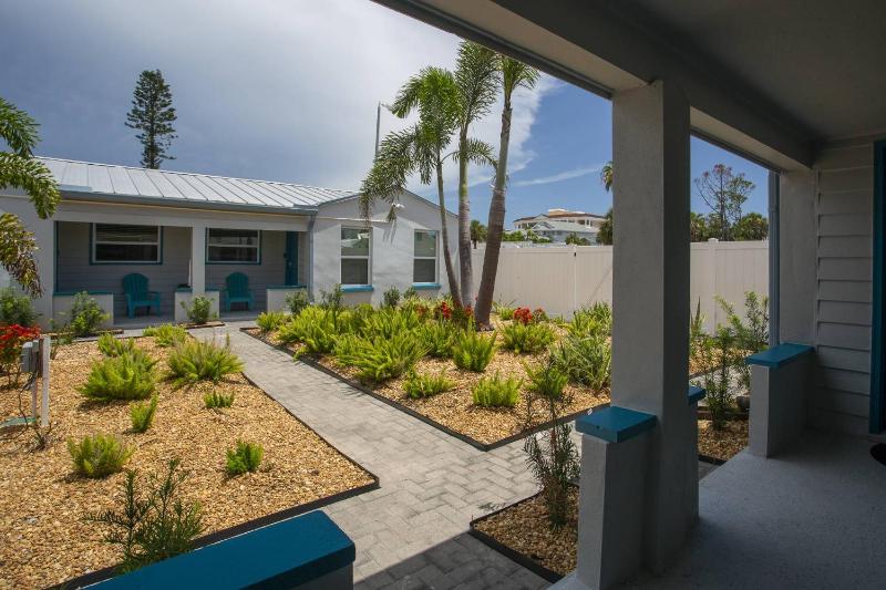 Silver Sands - Driftwood Suite - image 21