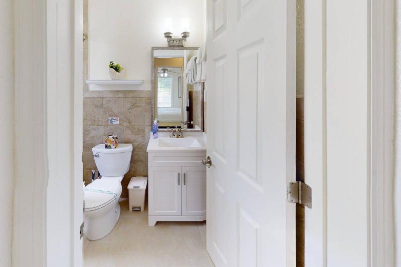 Silver Sands - Driftwood Suite - image 6