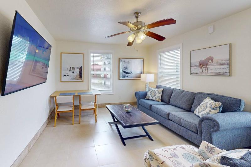 Silver Sands - Driftwood Suite - image 25