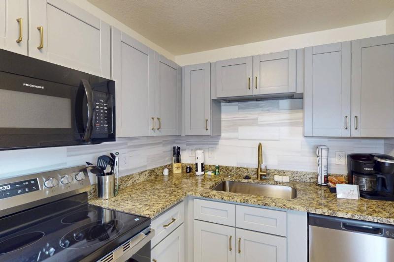 Silver Sands - Driftwood Suite - image 41