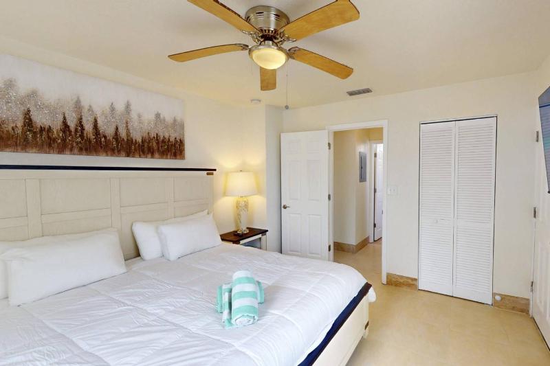 Silver Sands - Driftwood Suite - image 29