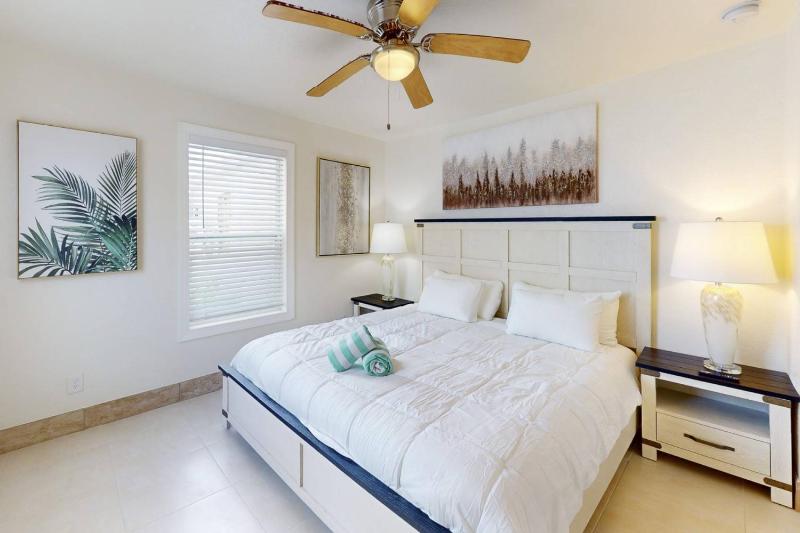 Silver Sands - Driftwood Suite - image 14