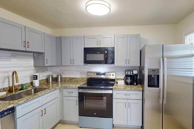 Silver Sands - Silver Suite - image 20