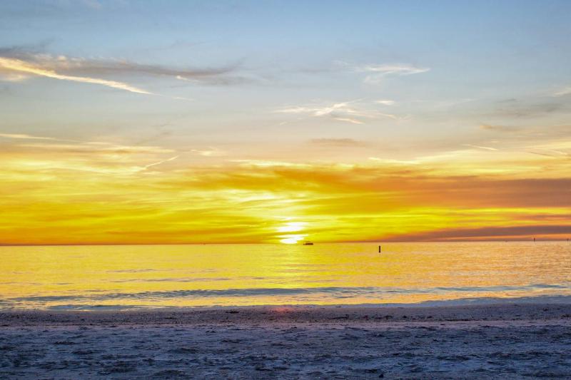 Silver Sands - Silver Suite - image 8