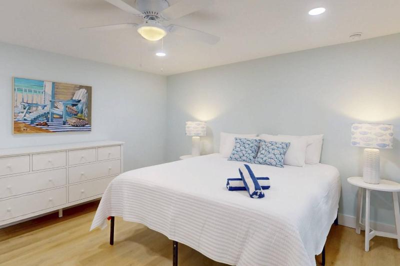 317-Suite - Madeira Beach Yacht Club - image 8