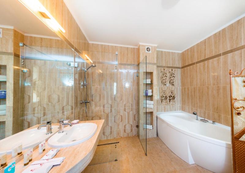 Comfort Suite image 2
