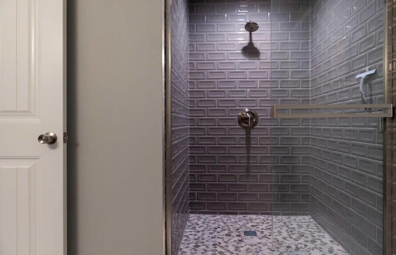 Lovely Modern 3BR-3BA Grove Home ABODEbucks - image 10