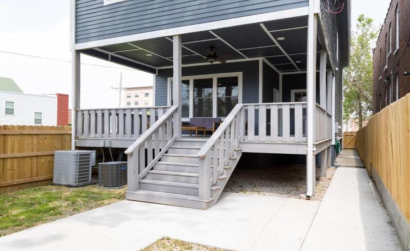 Lovely Modern 3BR-3BA Grove Home ABODEbucks - image 11